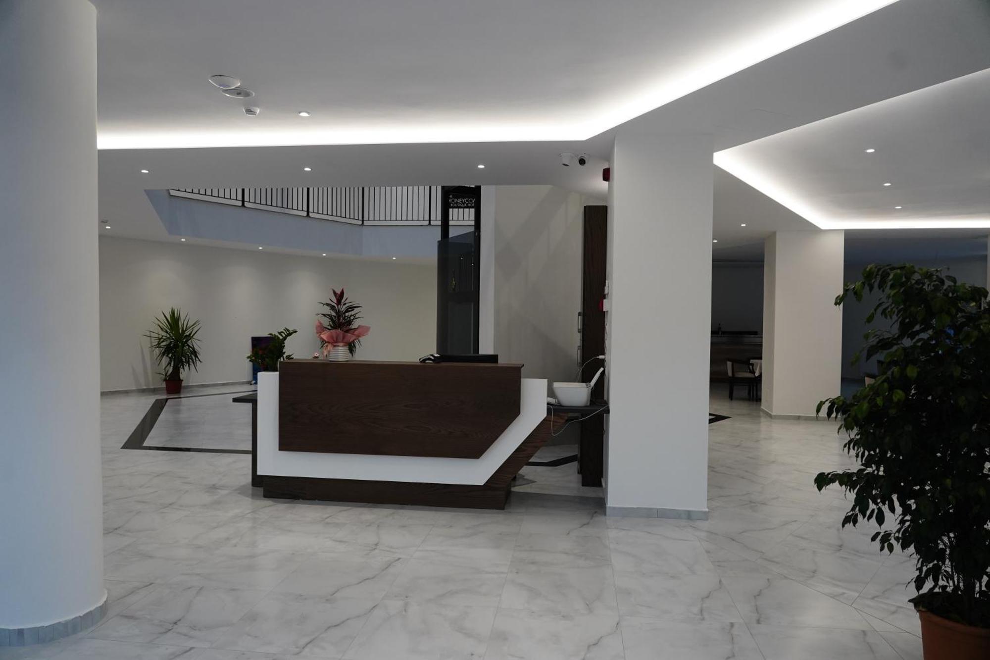The Honeycomb Boutique Hotel Golem  Extérieur photo