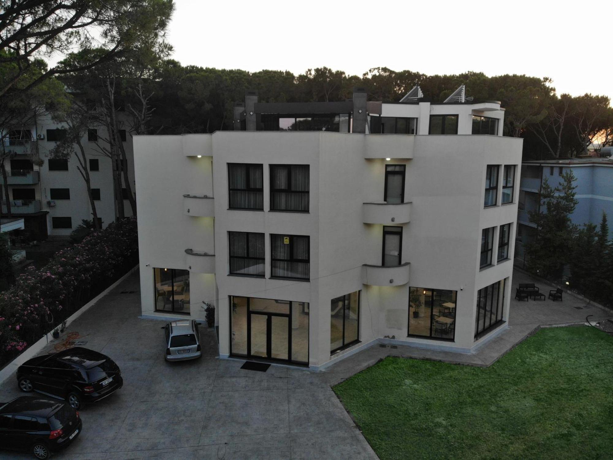 The Honeycomb Boutique Hotel Golem  Extérieur photo