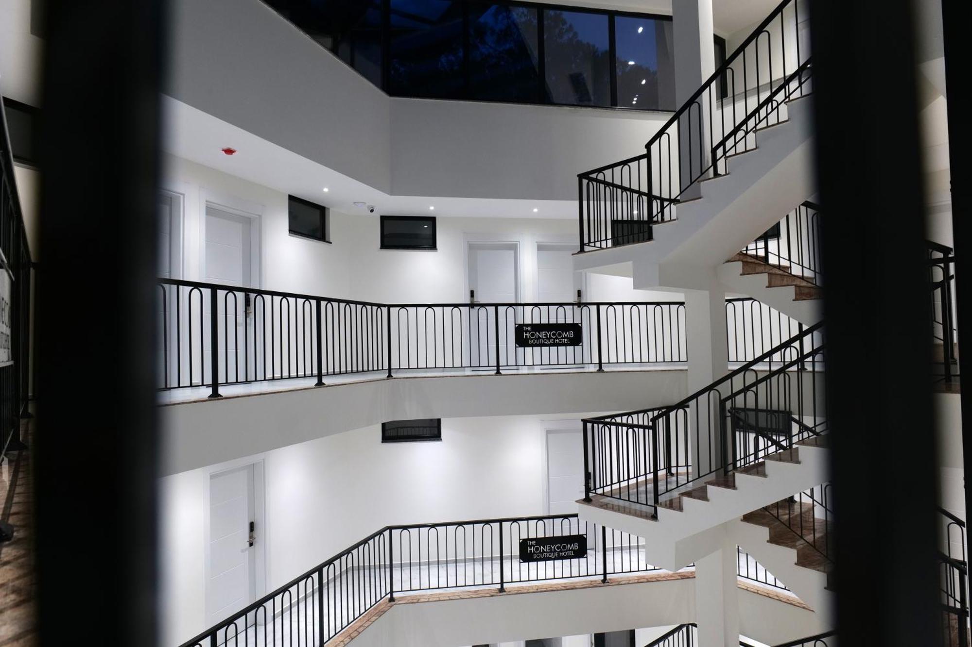 The Honeycomb Boutique Hotel Golem  Extérieur photo