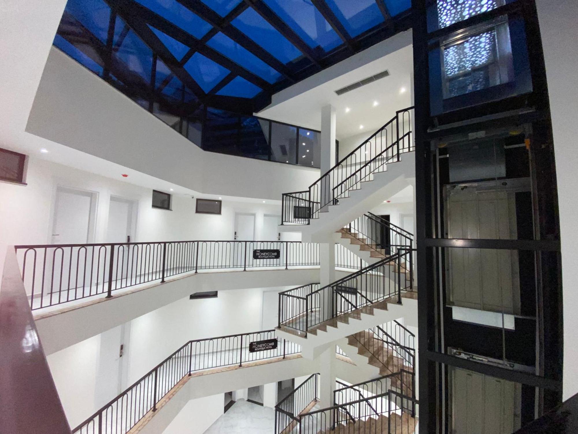 The Honeycomb Boutique Hotel Golem  Extérieur photo