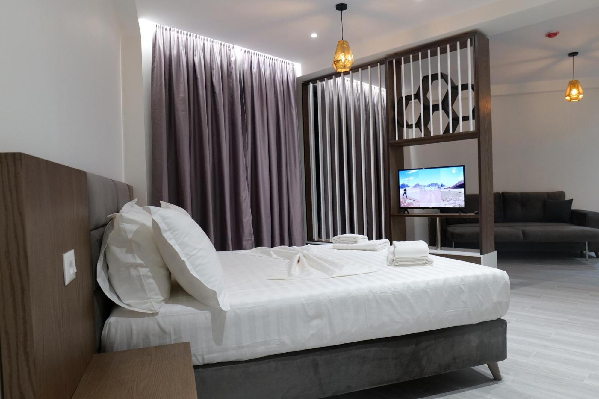 The Honeycomb Boutique Hotel Golem  Extérieur photo