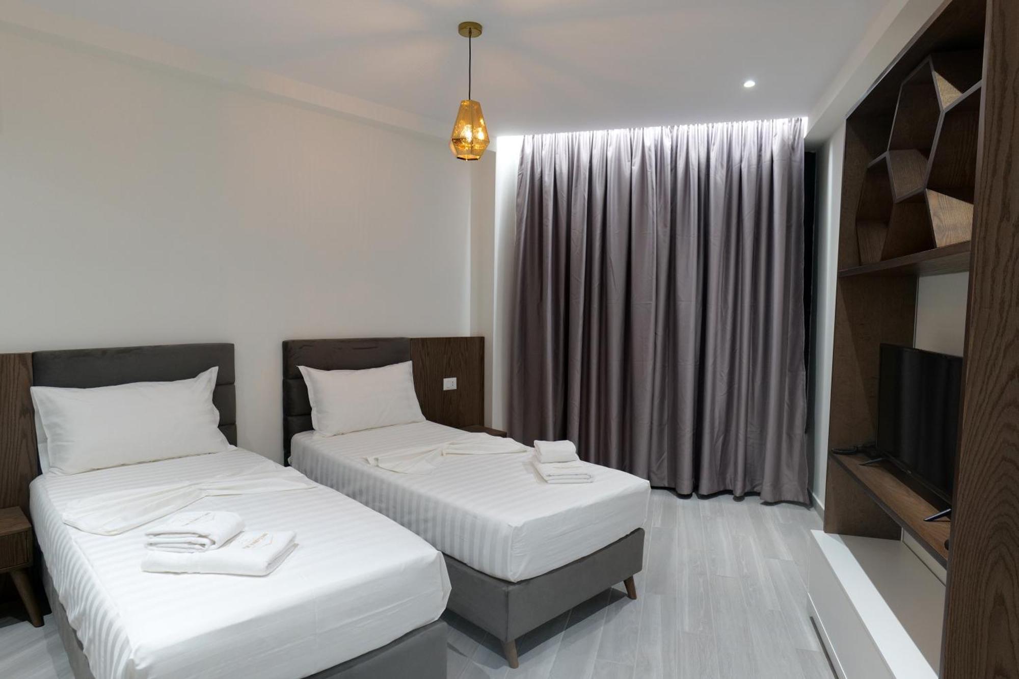 The Honeycomb Boutique Hotel Golem  Extérieur photo