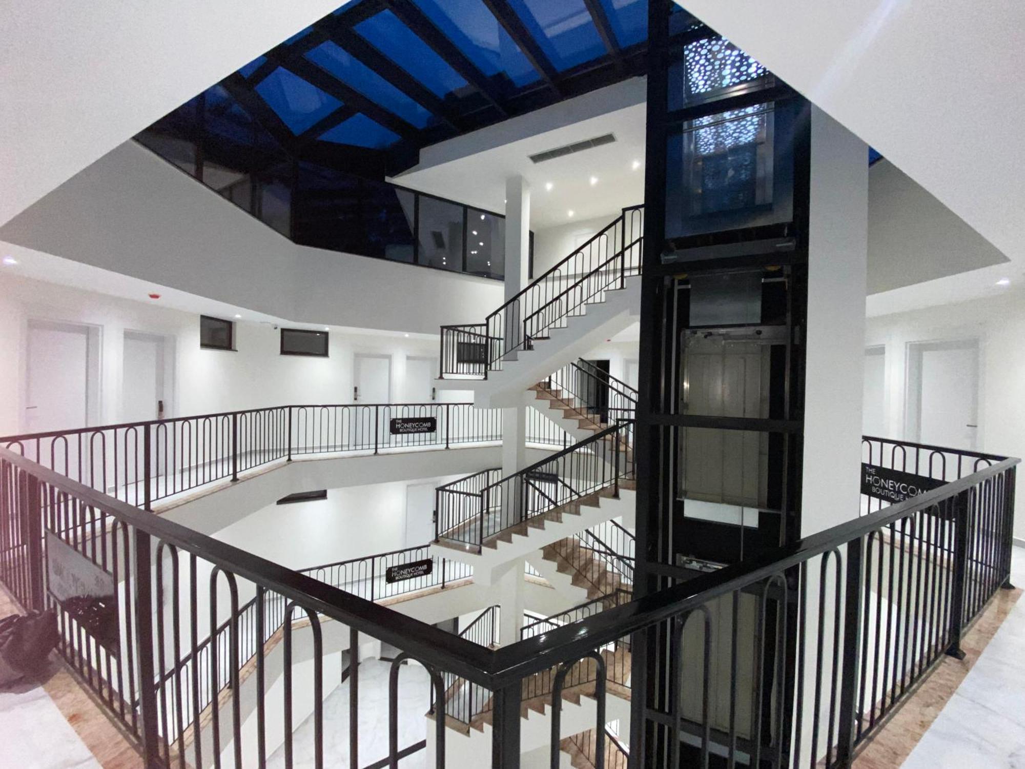 The Honeycomb Boutique Hotel Golem  Extérieur photo