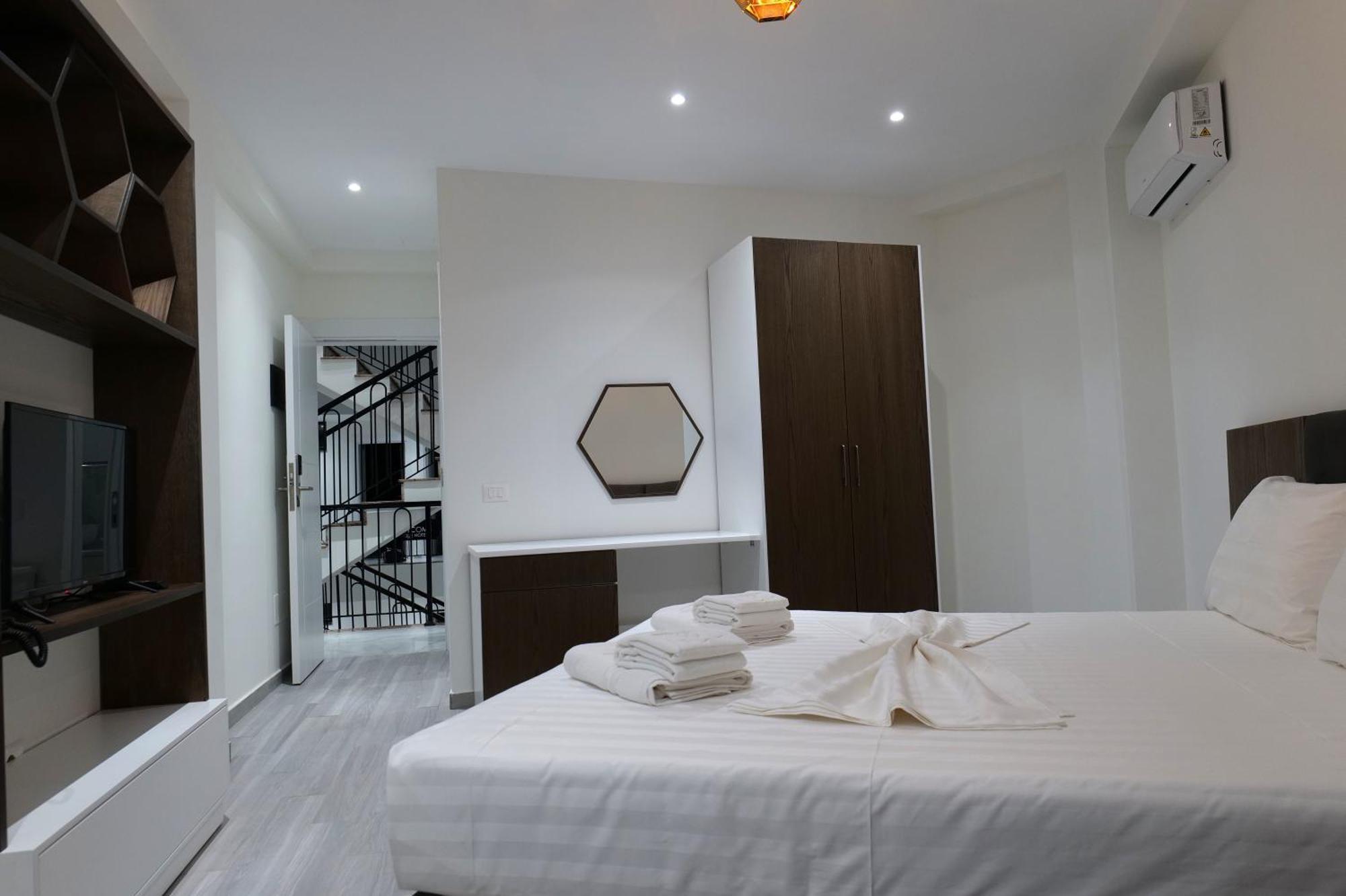 The Honeycomb Boutique Hotel Golem  Extérieur photo